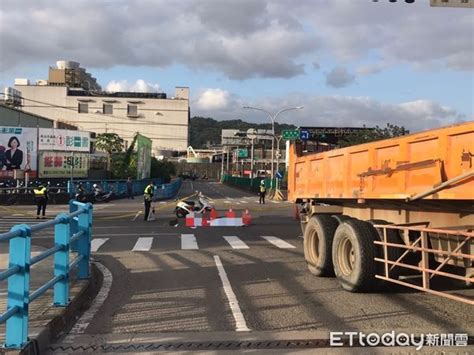 樹林環河路車禍|快訊／新北樹林死亡車禍！單車女遭砂石車輾斃 丈夫。